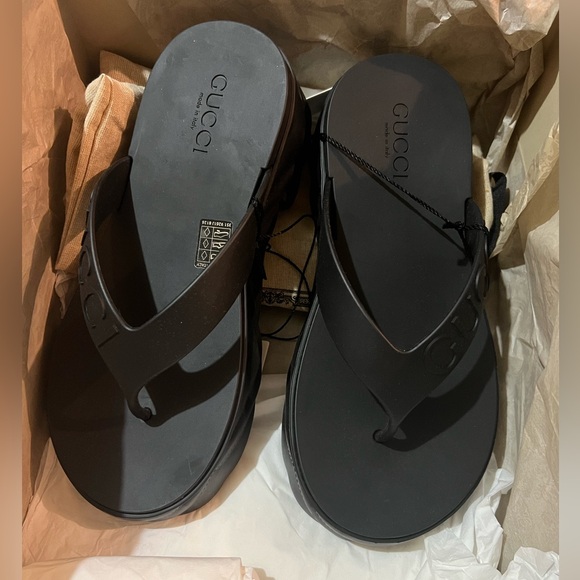 New GUCCI logo Thong Platform black rubber Sandals - Picture 11 of 12